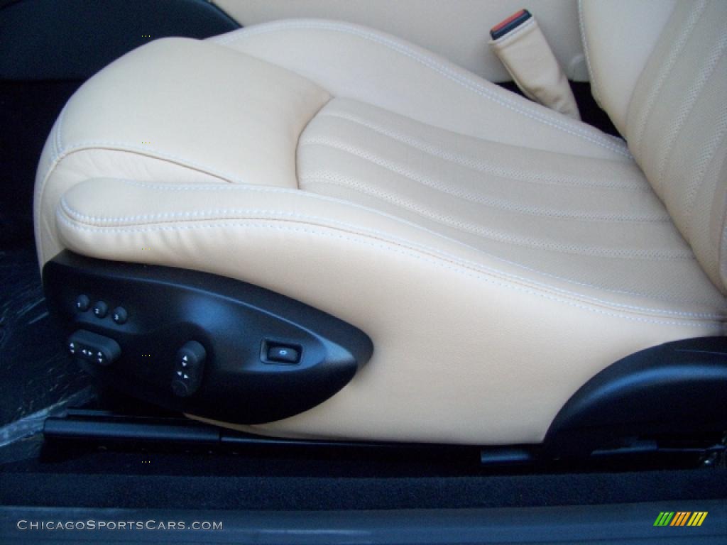 2009 Maserati GranTurismo,  Bianco Eldorado (White) / Beige