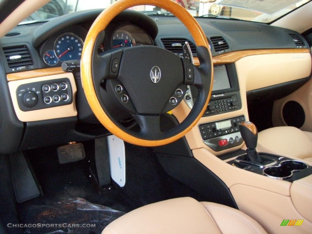 2009 Maserati GranTurismo,  Bianco Eldorado (White) / Beige