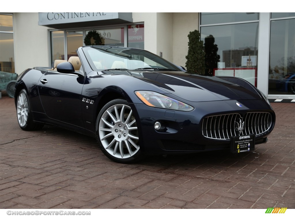 Blu Oceano (Blue Metallic) / Sabbia Maserati GranTurismo Convertible GranCabrio