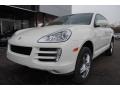 Porsche Cayenne Tiptronic in Sand White