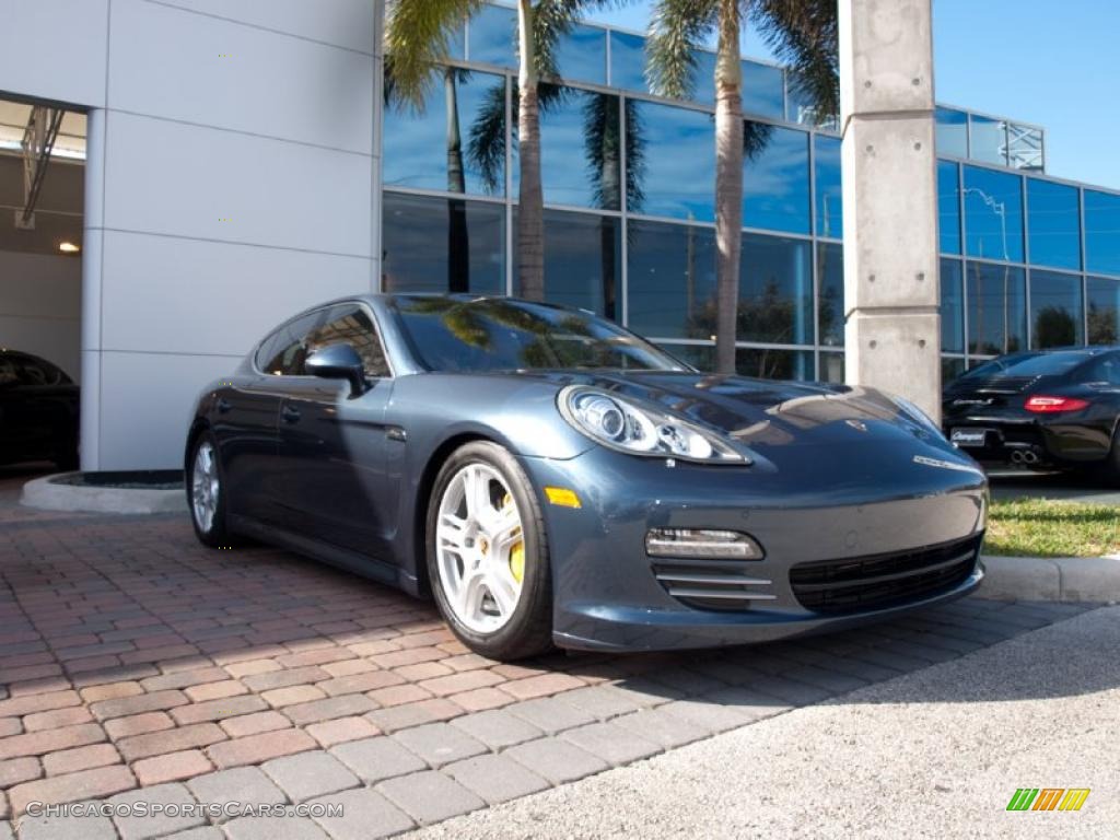 Graphite Blue Metallic Porsche 911