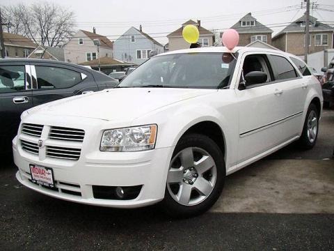 Stone White 2008 Dodge Magnum SXT Stone White 2008 Dodge Magnum SXT