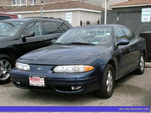 Midnight Blue Metallic 2001 Oldsmobile Alero GL Sedan