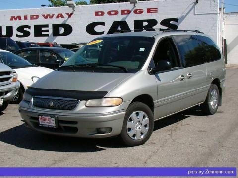 Light Silverfern 1997 Chrysler Town & Country LX