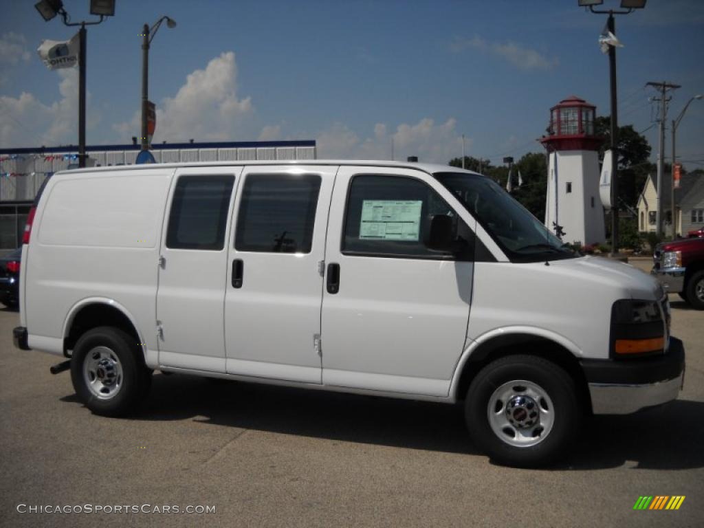Summit White / Medium Pewter GMC Savana Van 3500 Cargo