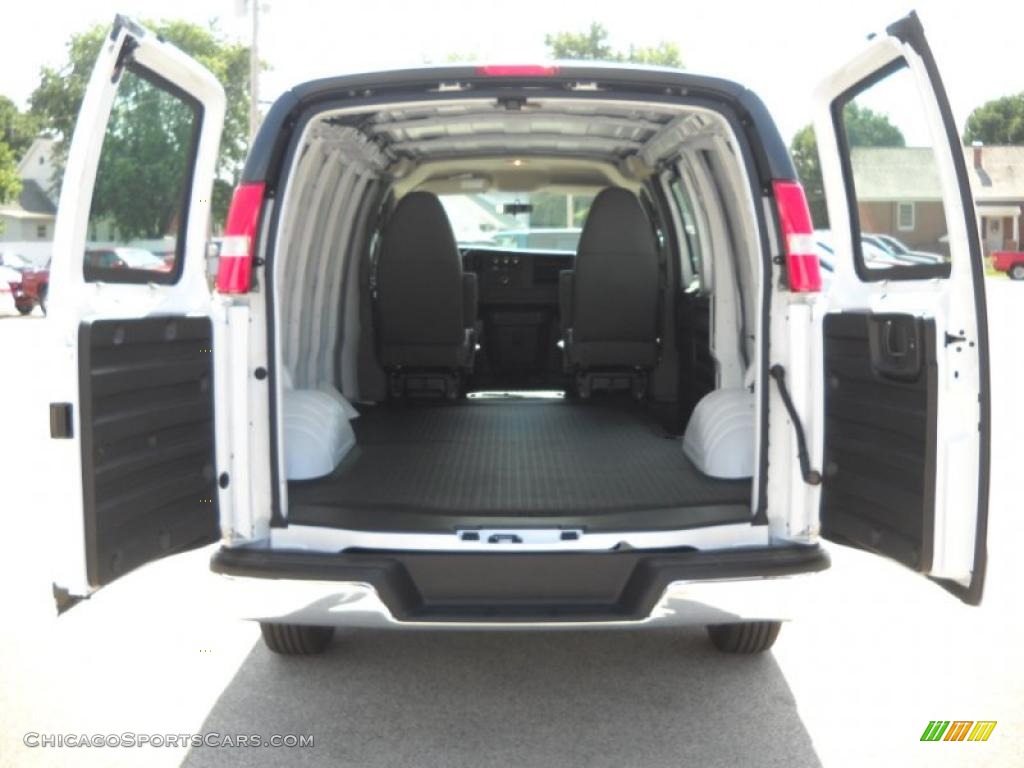 2010 Savana Van 3500 Cargo - Summit White / Medium Pewter photo #9