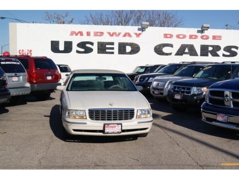 White 1998 Cadillac DeVille Sedan White 1998 Cadillac DeVille Sedan
