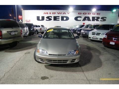 Sandrift Metallic 2001 Chevrolet Cavalier Coupe