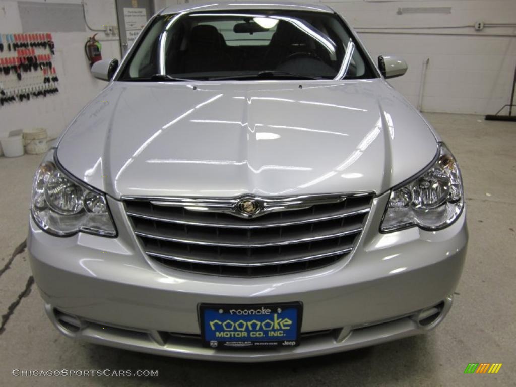2010 Chrysler Sebring Limited Sedan In Bright Silver Metallic Photo 4