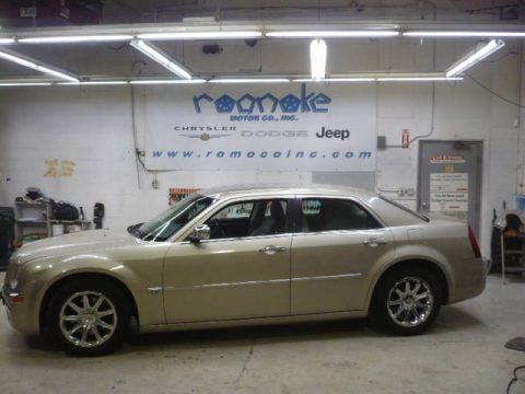 Linen Gold Metallic 2006 Chrysler 300 C HEMI Linen Gold Metallic 2006 Chrysler 300 C HEMI