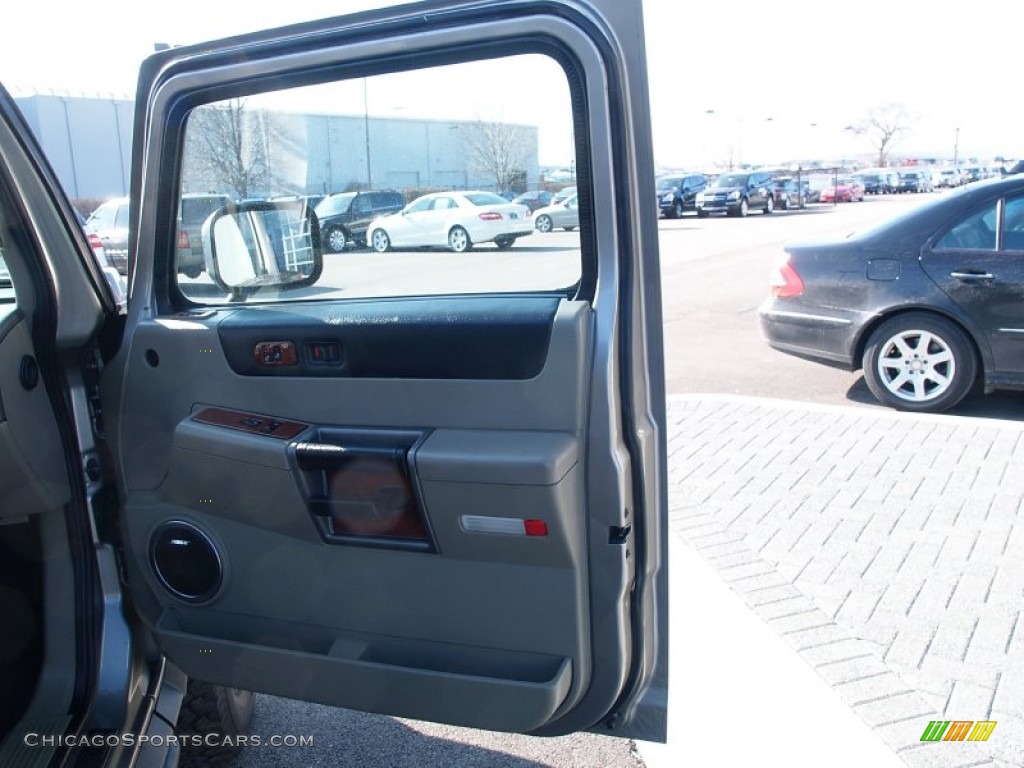 2003 H2 SUV - Pewter Metallic / Wheat photo #11 2003 H2 SUV - Pewter Metallic / Wheat photo #11