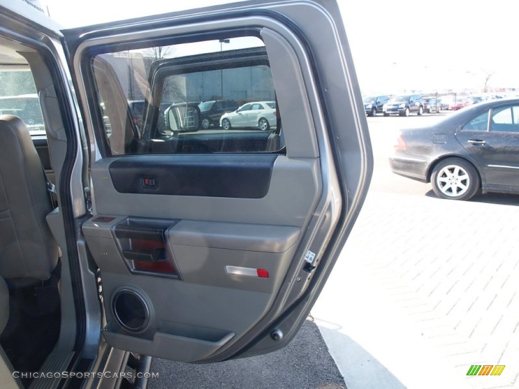 2003 H2 SUV - Pewter Metallic / Wheat photo #12 2003 H2 SUV - Pewter Metallic / Wheat photo #12