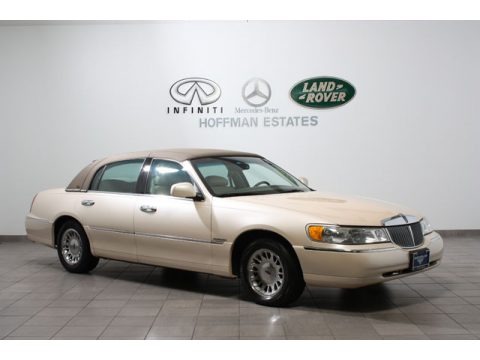 White Pearl Metallic 1998 Lincoln Town Car Cartier White Pearl Metallic 1998 Lincoln Town Car Cartier