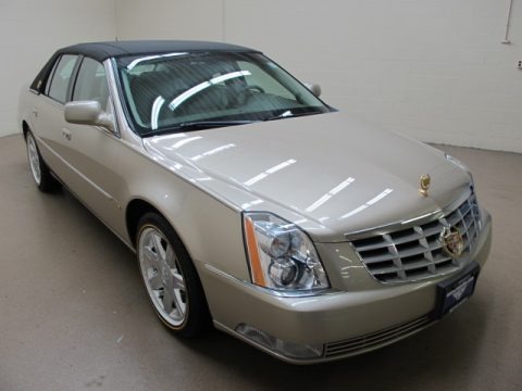 Light Cashmere Metallic 2006 Cadillac DTS 