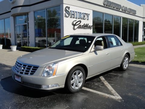 Gold Mist 2007 Cadillac DTS Sedan Gold Mist 2007 Cadillac DTS Sedan
