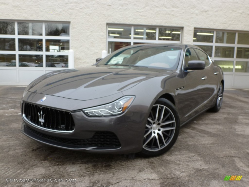 Grigio Maratea (Grey Metallic) / Cuoio Maserati Ghibli S Q4