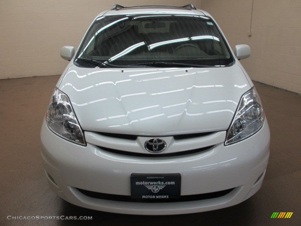 2010 Sienna XLE - Blizzard Pearl Tricoat / Taupe photo #2