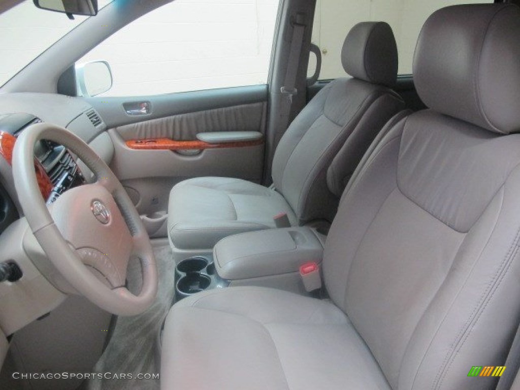 2010 Sienna XLE - Blizzard Pearl Tricoat / Taupe photo #19