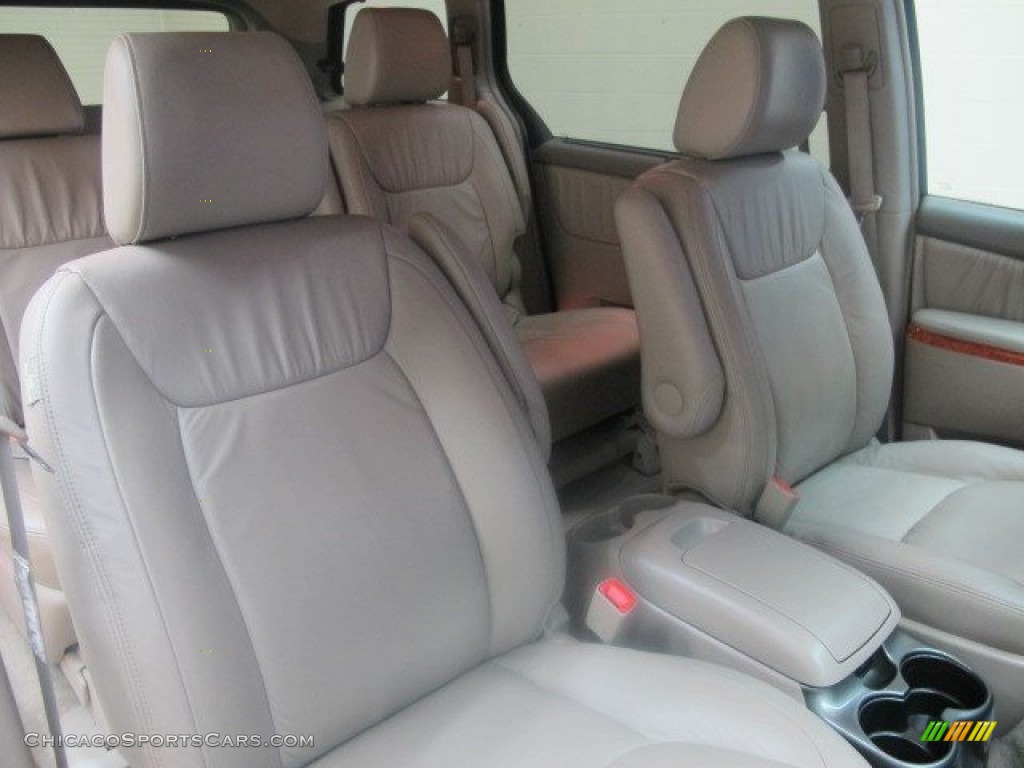 2010 Sienna XLE - Blizzard Pearl Tricoat / Taupe photo #21