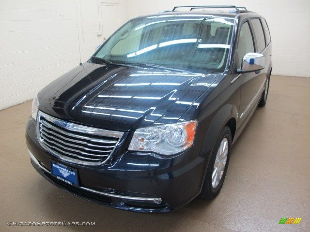 2011 Town & Country Touring - L - Sapphire Crystal Metallic / Black/Light Graystone photo #4