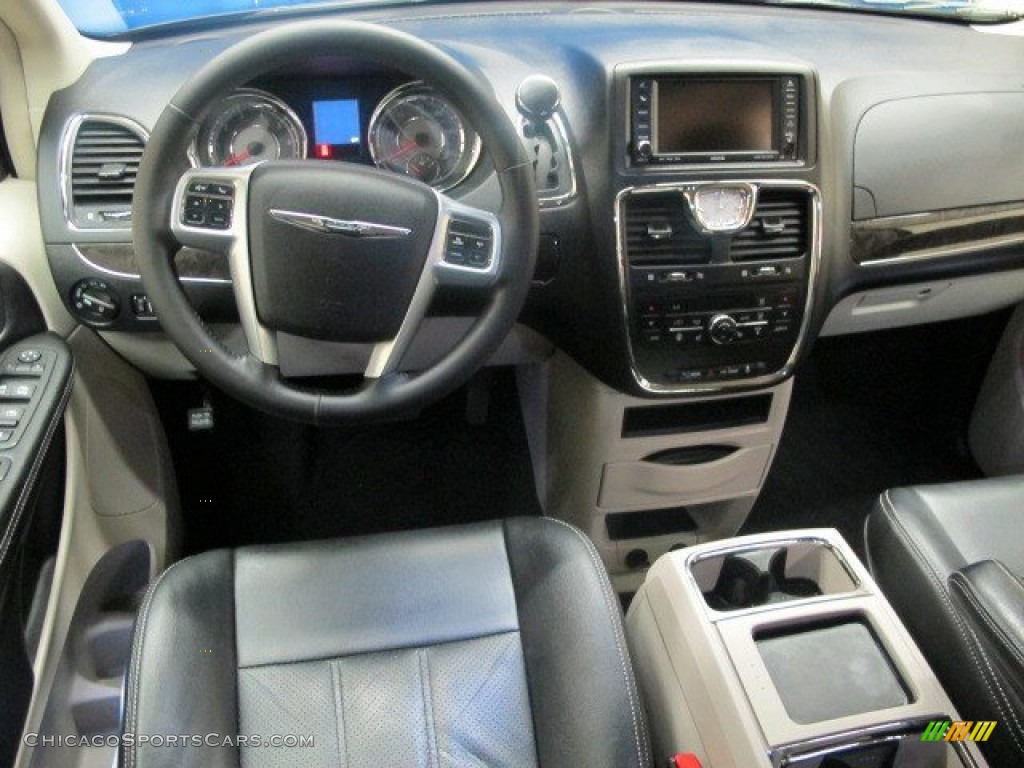 2011 Town & Country Touring - L - Sapphire Crystal Metallic / Black/Light Graystone photo #27